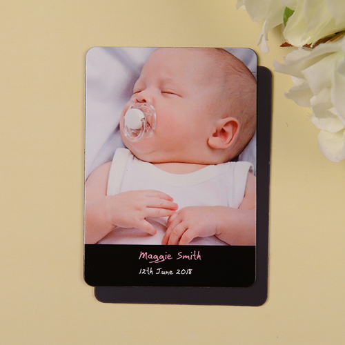 Sie ist da Geburtsanzeige Fotomagnet, Schwarz
